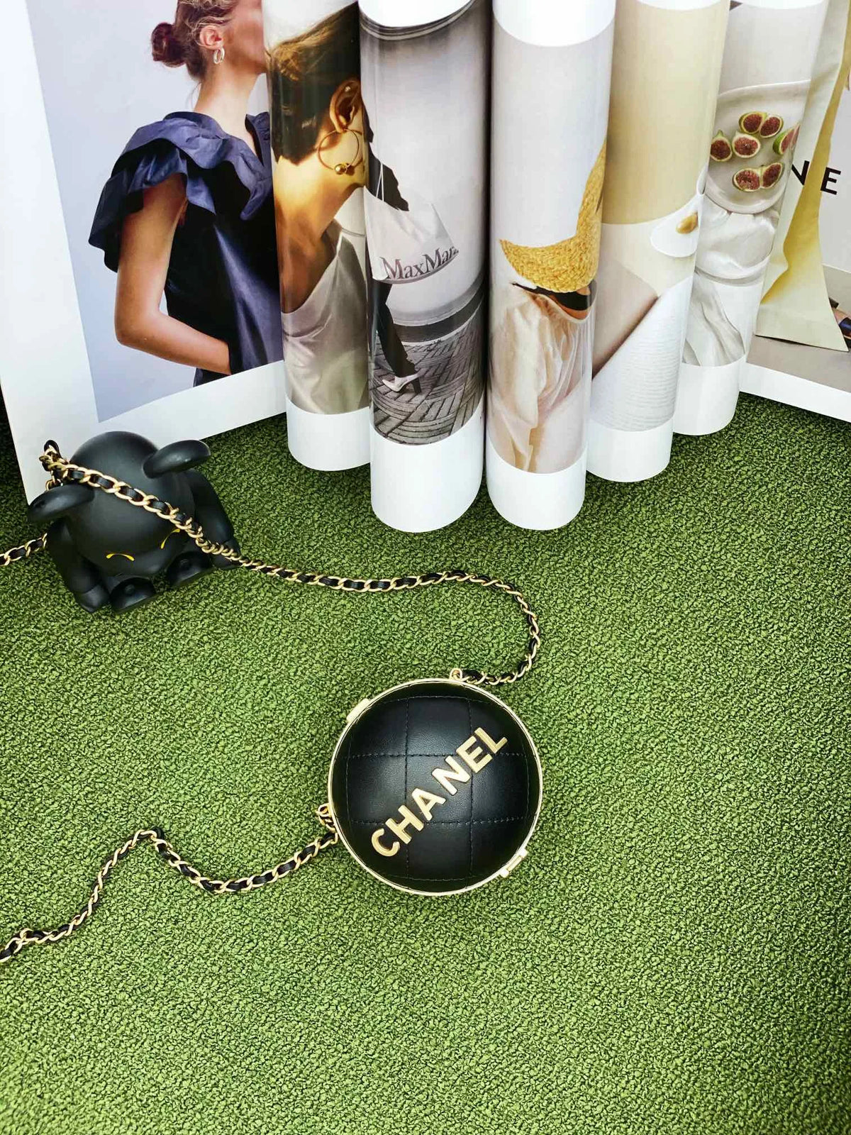 Black and Gold Chain Bag G14270