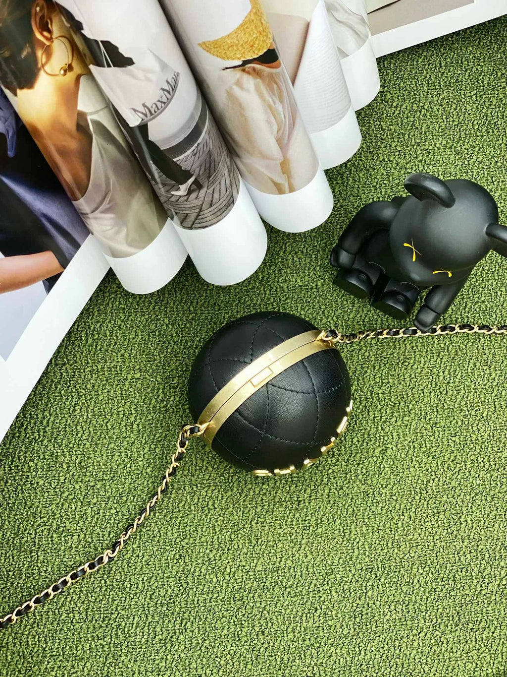 Black and Gold Chain Bag G14270