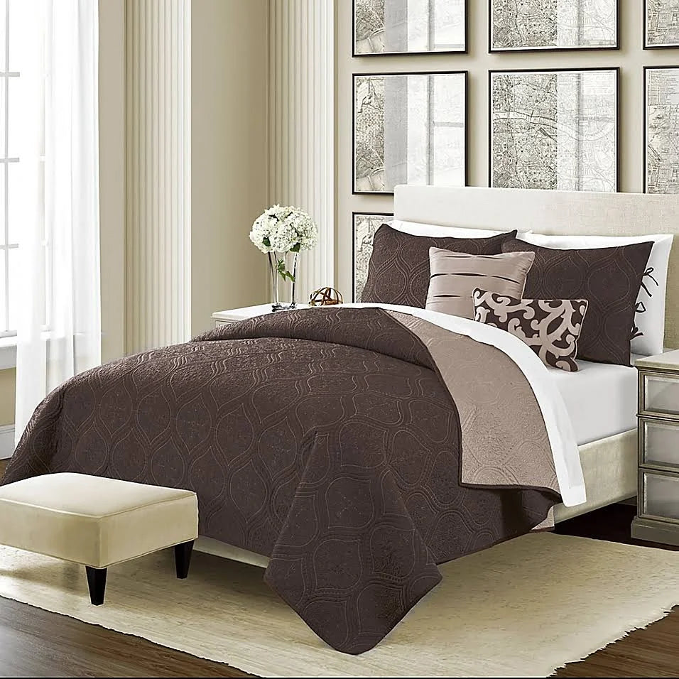 Full/Queen Reversible Quilt Set E9149