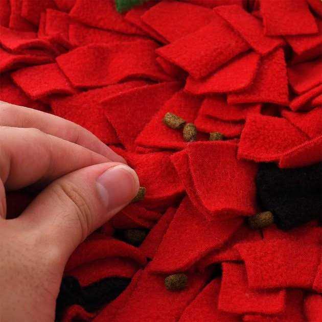 Strawberry Dog Snuffle Mat P123321