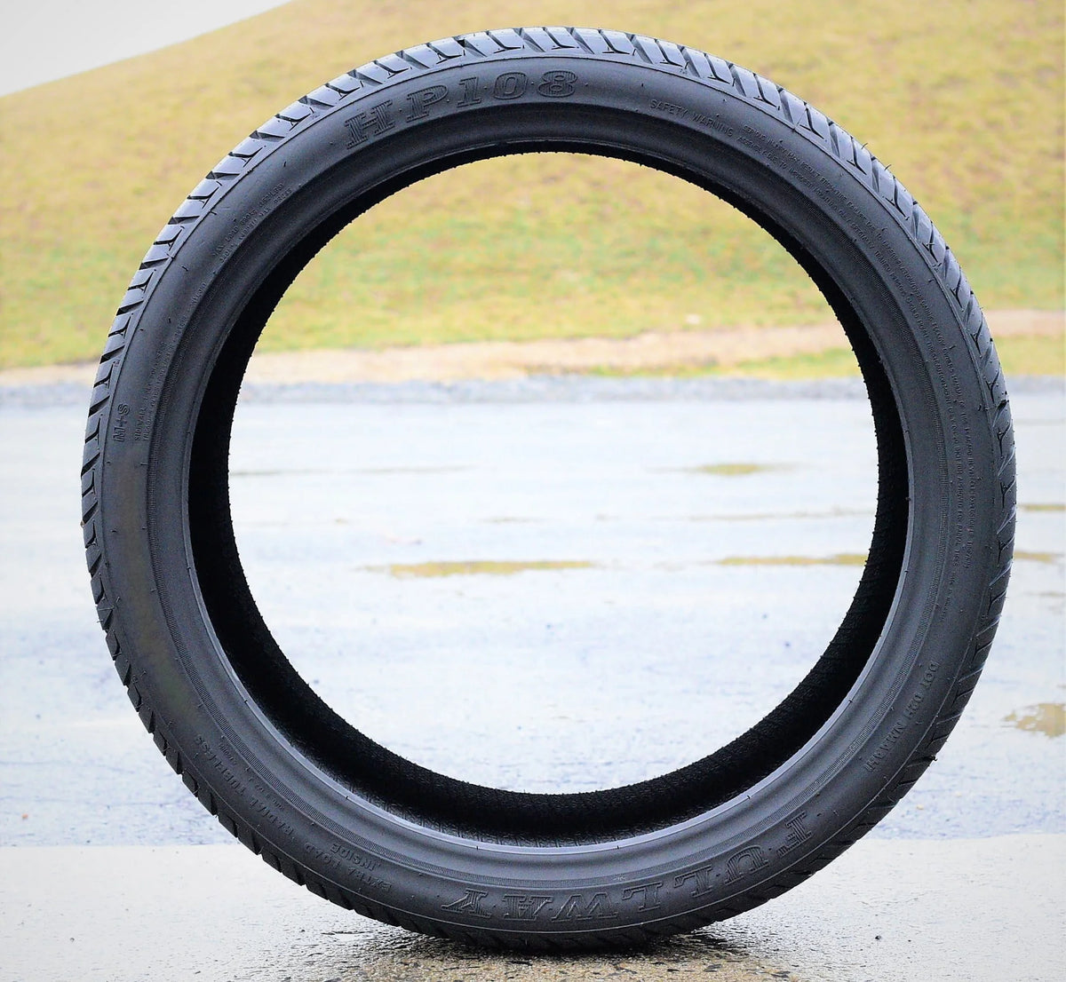 Set of 4 High Performance Tires H65590