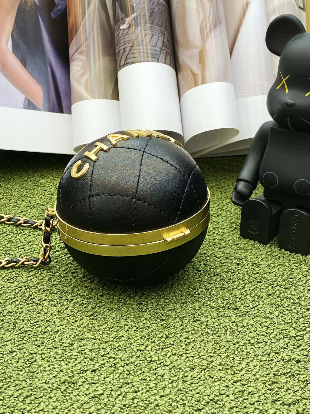 Black and Gold Chain Bag G14270