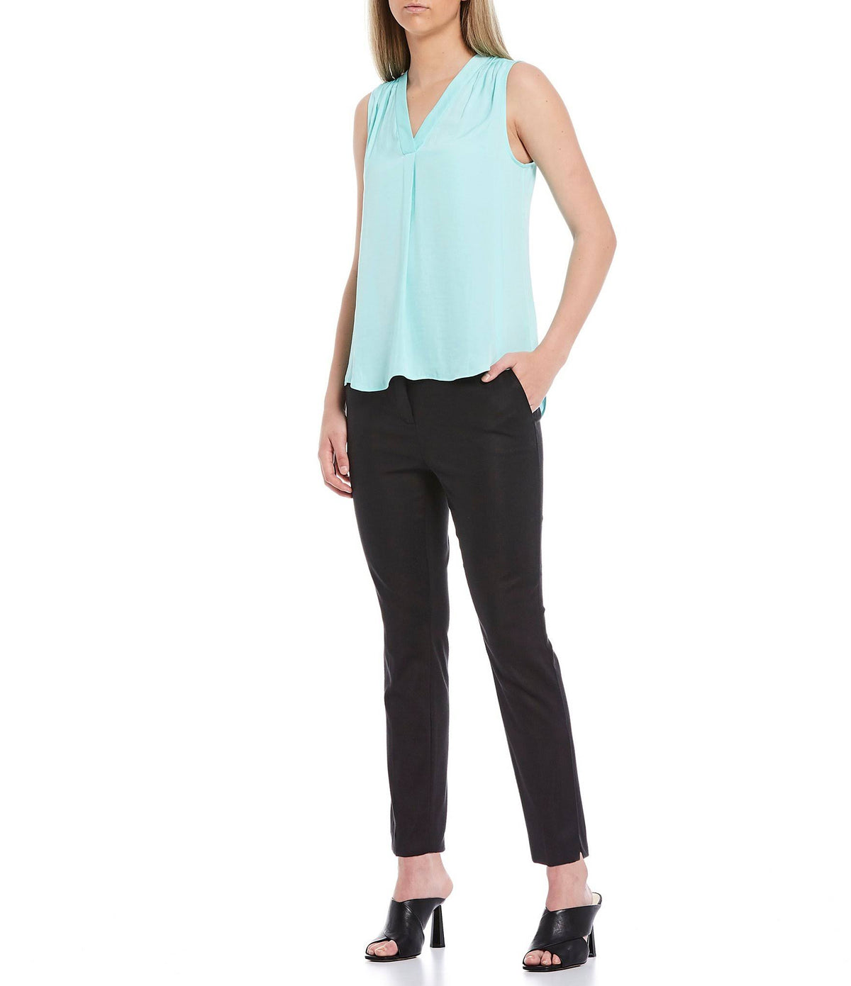 V-Neck Sleeveless Blouse F636862