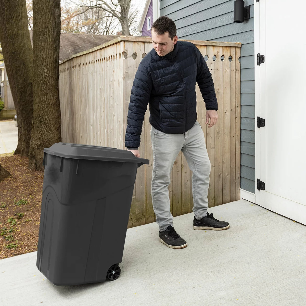 45 Gallon Wheeled Heavy Duty Plastic Garbage Can D4349