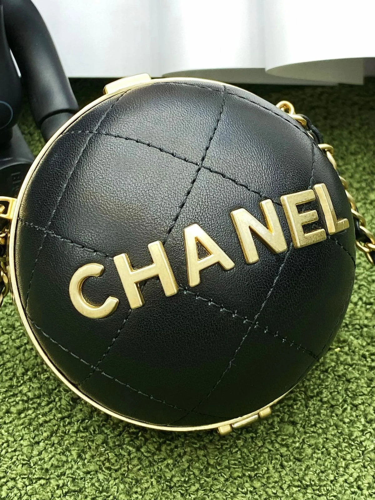 Black and Gold Chain Bag G14270