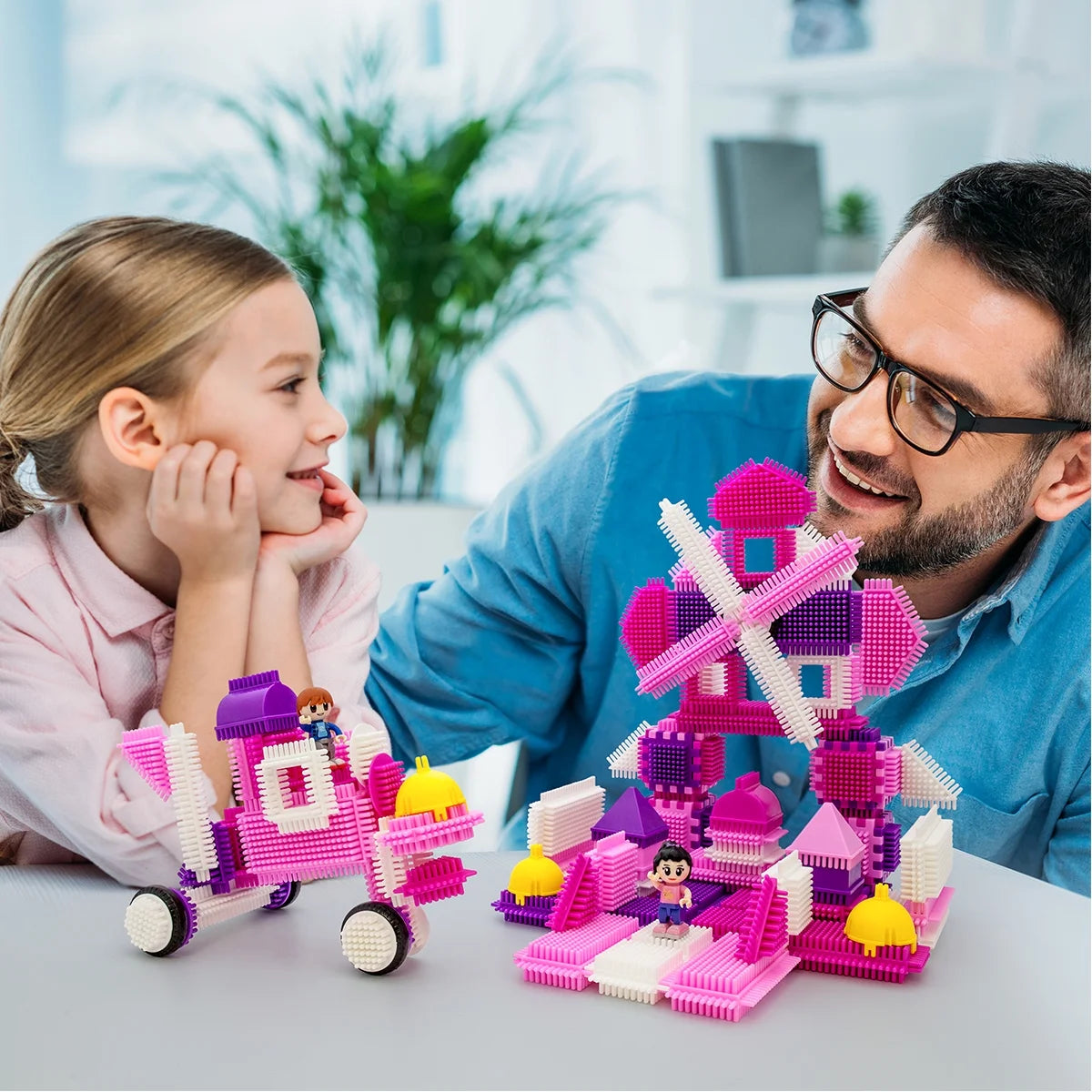 106pcs Hedgehog Building Blocks Tiles Castle Theme Set with Human Figures STEM Toy Kit, Pink S42651